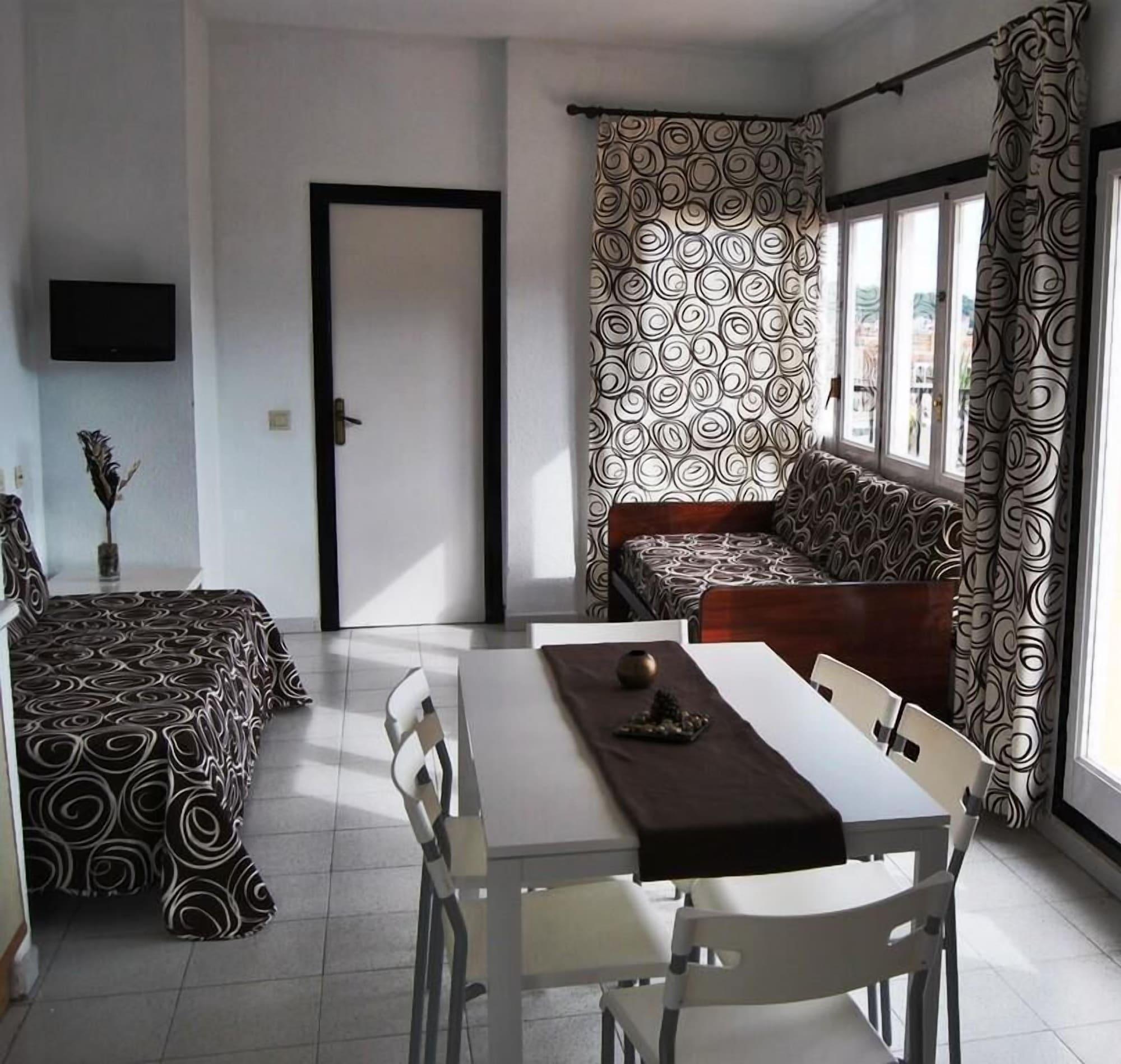 Apartaments Ar Enjoy Monjardi Льорет-де-Мар Экстерьер фото