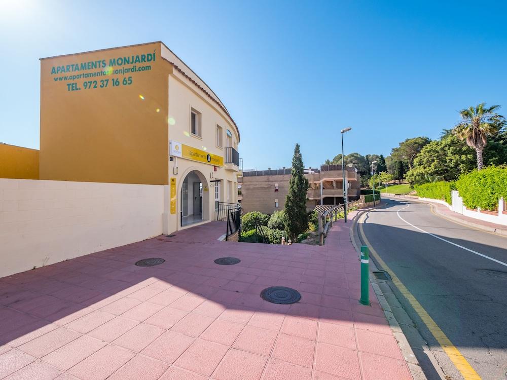 Apartaments Ar Enjoy Monjardi Льорет-де-Мар Экстерьер фото