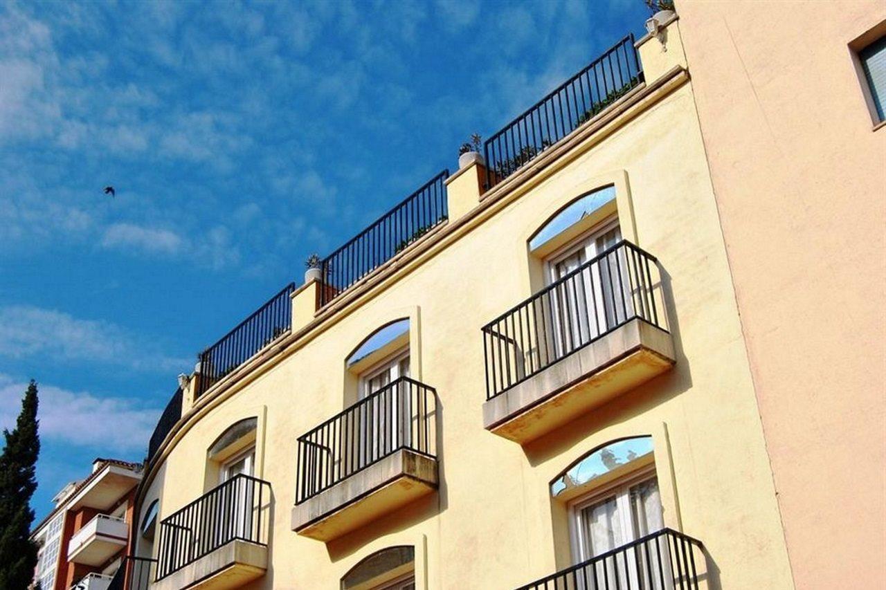 Apartaments Ar Enjoy Monjardi Льорет-де-Мар Экстерьер фото