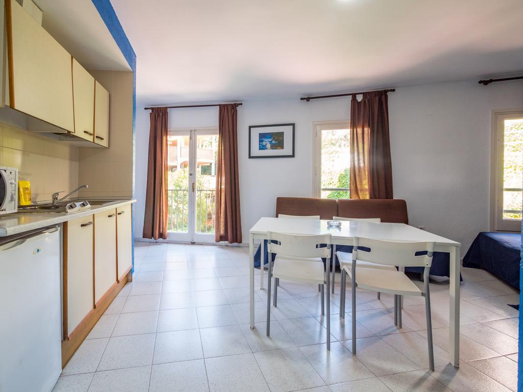 Apartaments Ar Enjoy Monjardi Льорет-де-Мар Экстерьер фото