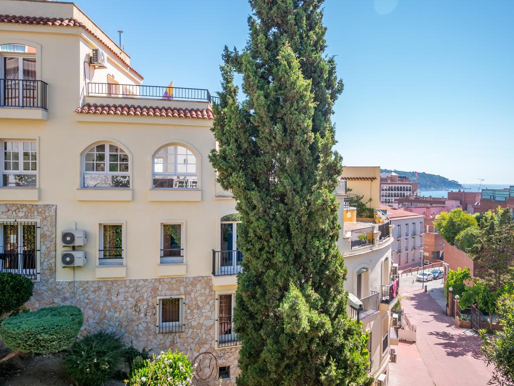 Apartaments Ar Enjoy Monjardi Льорет-де-Мар Экстерьер фото